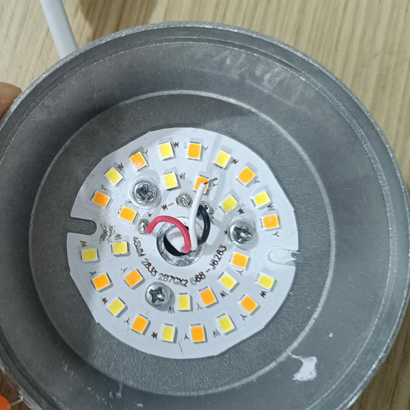 Fuente de luz LED tablero de la lámpara downlight Spotlight Cambio de dos colores 7W48MM reemplazo de transformación de sustrato de aluminio placa de circuito PCB lámpara de baja presión