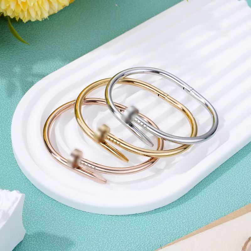 Kajia V Gold High-End Nail Bracelet for Men and Women, Classic Light Luxury with a High-End Feel, Plated with 18K Rose Gold Design Kajia V Gold High-End Nail Bracelet for Men and Women, Classic Light Luxury with a High-End Feel, Plated with 18K Rose Gold Design