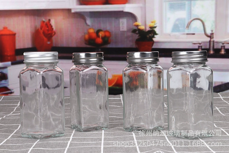 Wholesale restaurant barbecue seasoning tank pepper pepper pepper flavor flavor bottle kitchen transparent glass bottle with holes and lid bottle