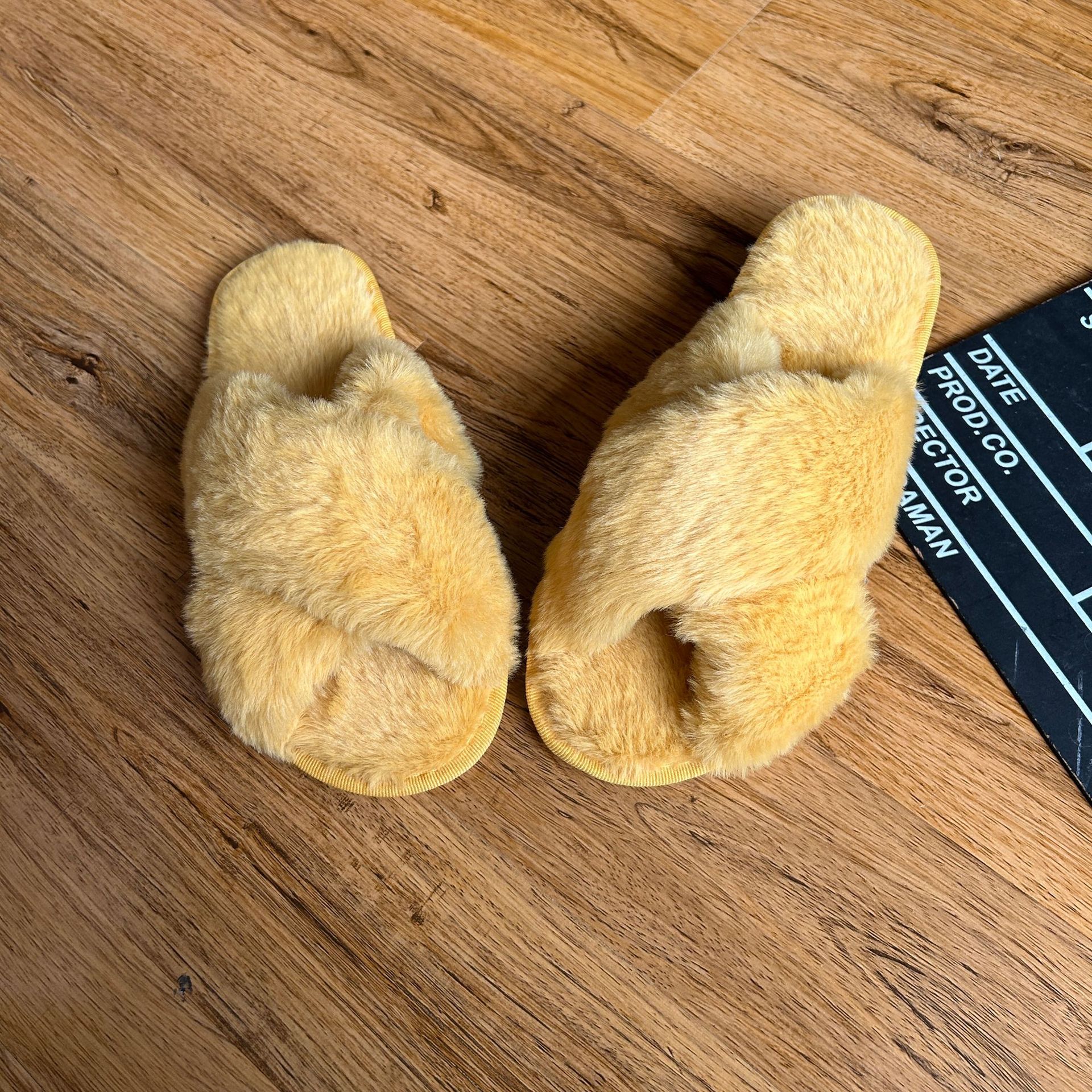 Puede abrir un boleto especial del 13% de venta directa de comercio electrónico transfronterizo comercio exterior único hogar zapatillas de cabello de cabello de conejo tamaño grande