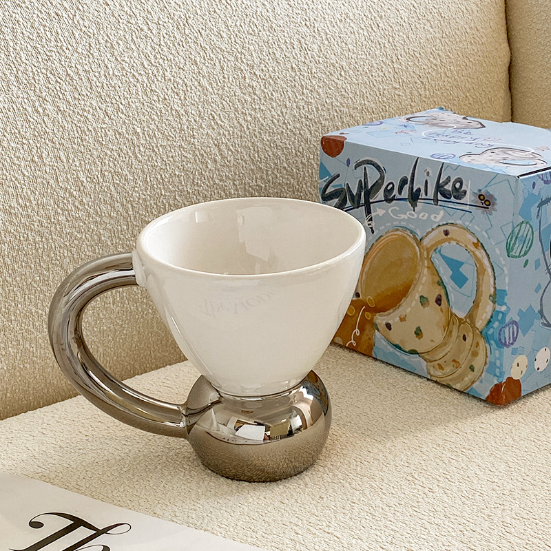 Retro marrón de la leche de alta pierna taza de agua de cerámica nicho sentido diseño hogar mango grande taza de desayuno caja de color resistente a altas temperaturas