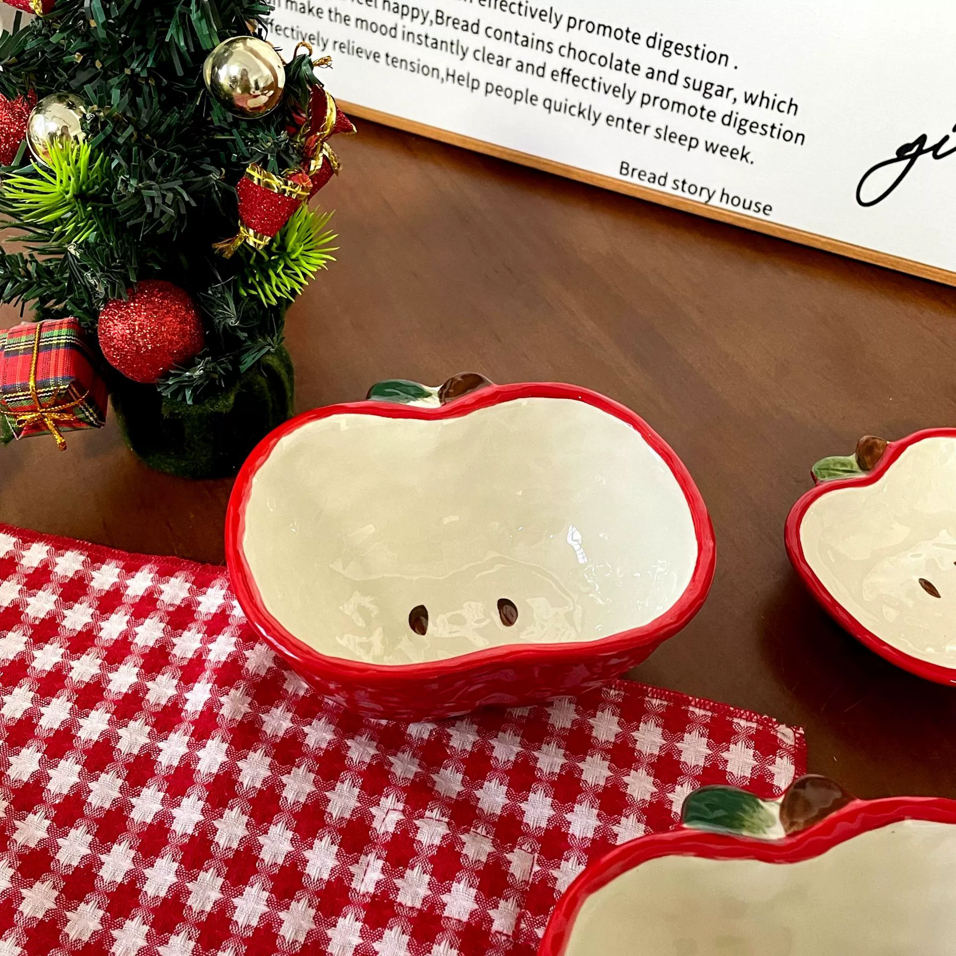 Cute creative apple shape ceramic dishes kitchen utensils dining table placing decoration t practical decoration both