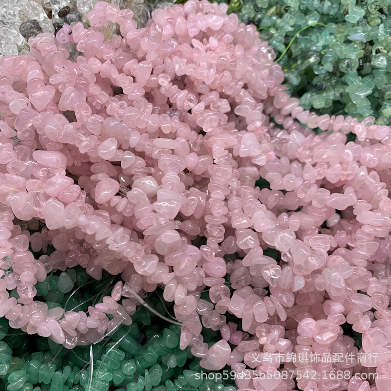 不規則な粉晶粉水晶の穴があります。|undefined