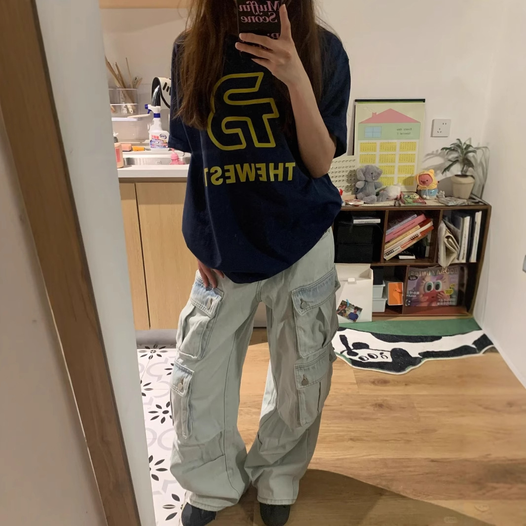 Camiseta de manga corta con estampado de marca de marea de letras, verano de 2025, nuevo diseño suelto, tendencia de moda simple, nicho