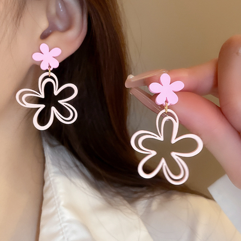 Pendientes de borla de hilo de malla de flor de aguja de plata Pendientes de estilo de vacaciones junto al mar frescos y dulces Pendientes de ambiente de moda y versátil