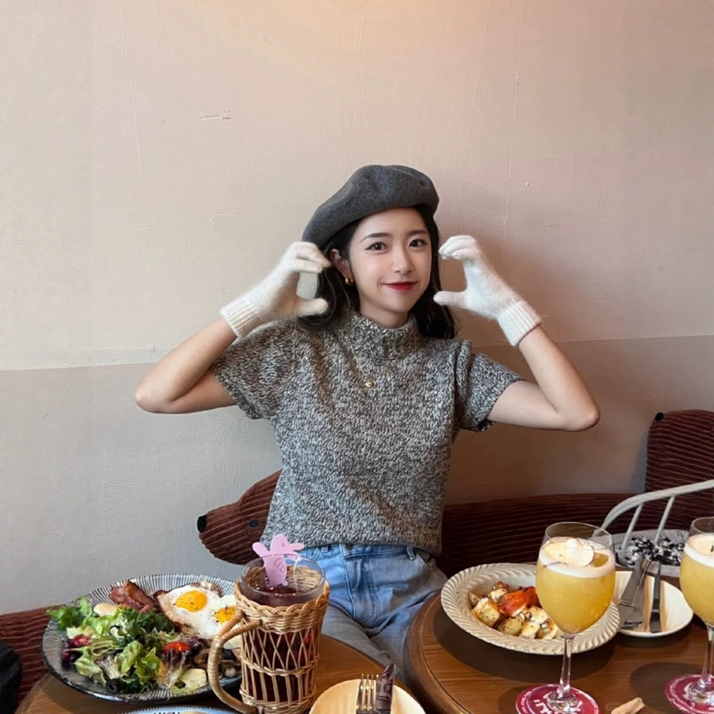 In stock: 2026 Autumn New Korean Style Slimming Versatile Gentle Half-Turtleneck Short-Sleeve Knit Top/Shorts for Women