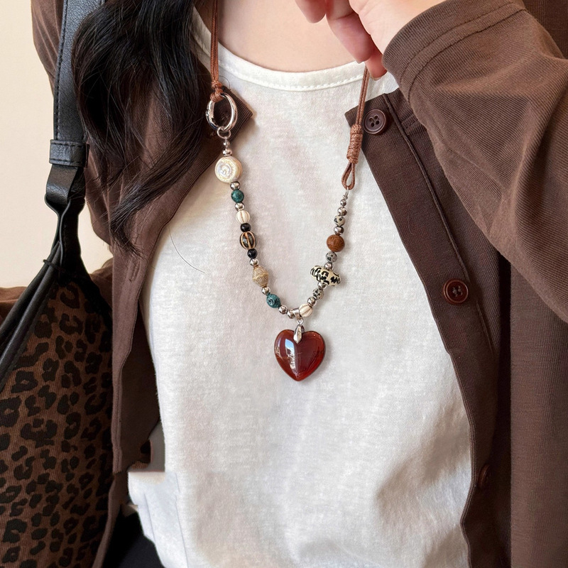 爱心串珠吊坠项链女2025新款民族风秋冬长款编绳毛衣链高级感配饰|undefined