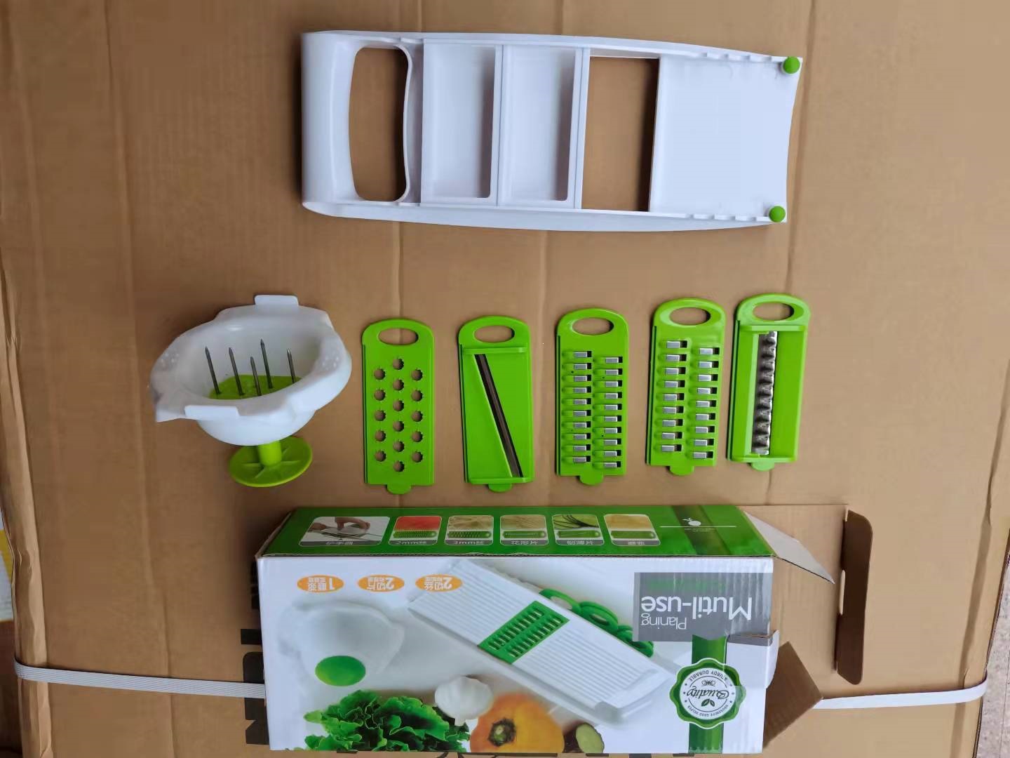 Multifunctional vegetable cutter, grater and slicer