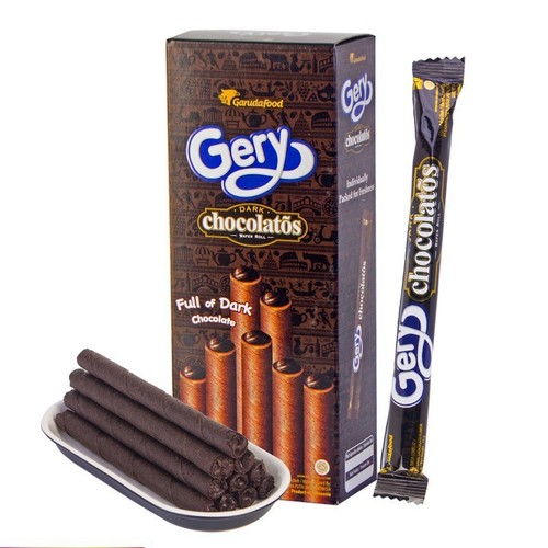 Indonesian imported Gery Zili black chocolate flavored filled waffle cookies 140g