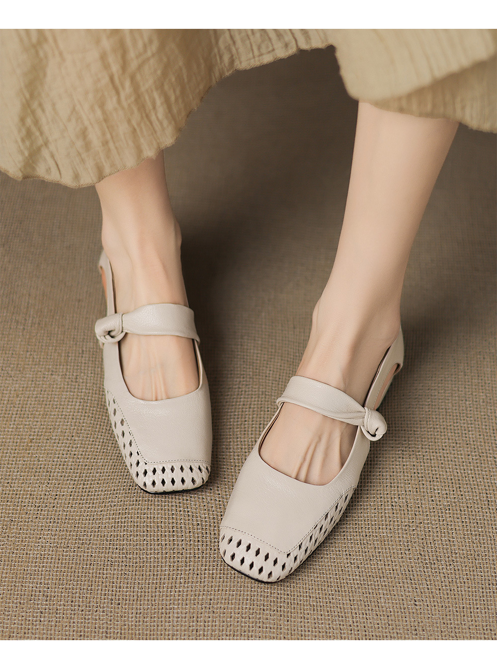 Sandal nữ mũi nhọn da dê đục lỗ gót thấp 2 cm, miệng nông hở mũi — đen chi tiết 8