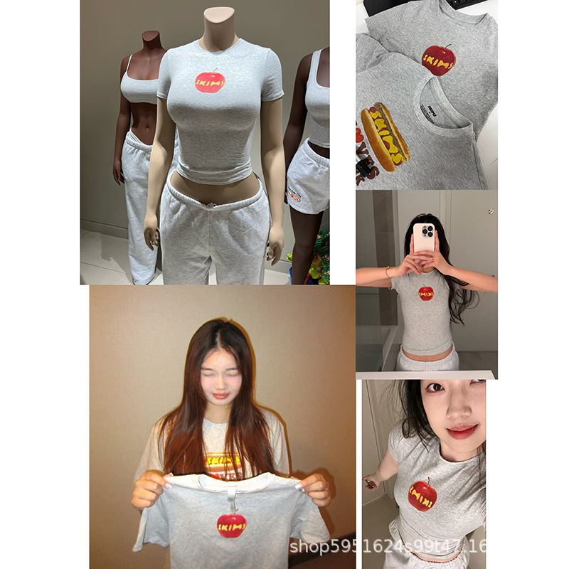 In Stock Now! 26Ss New Skims Apple Print Slim-Fit Short-Sleeve T-Shirt for Women, Hot Girl Style, Slimming Top In Stock Now! 26Ss New Skims Apple Print Slim-Fit Short-Sleeve T-Shirt for Women, Hot Girl Style, Slimming Top