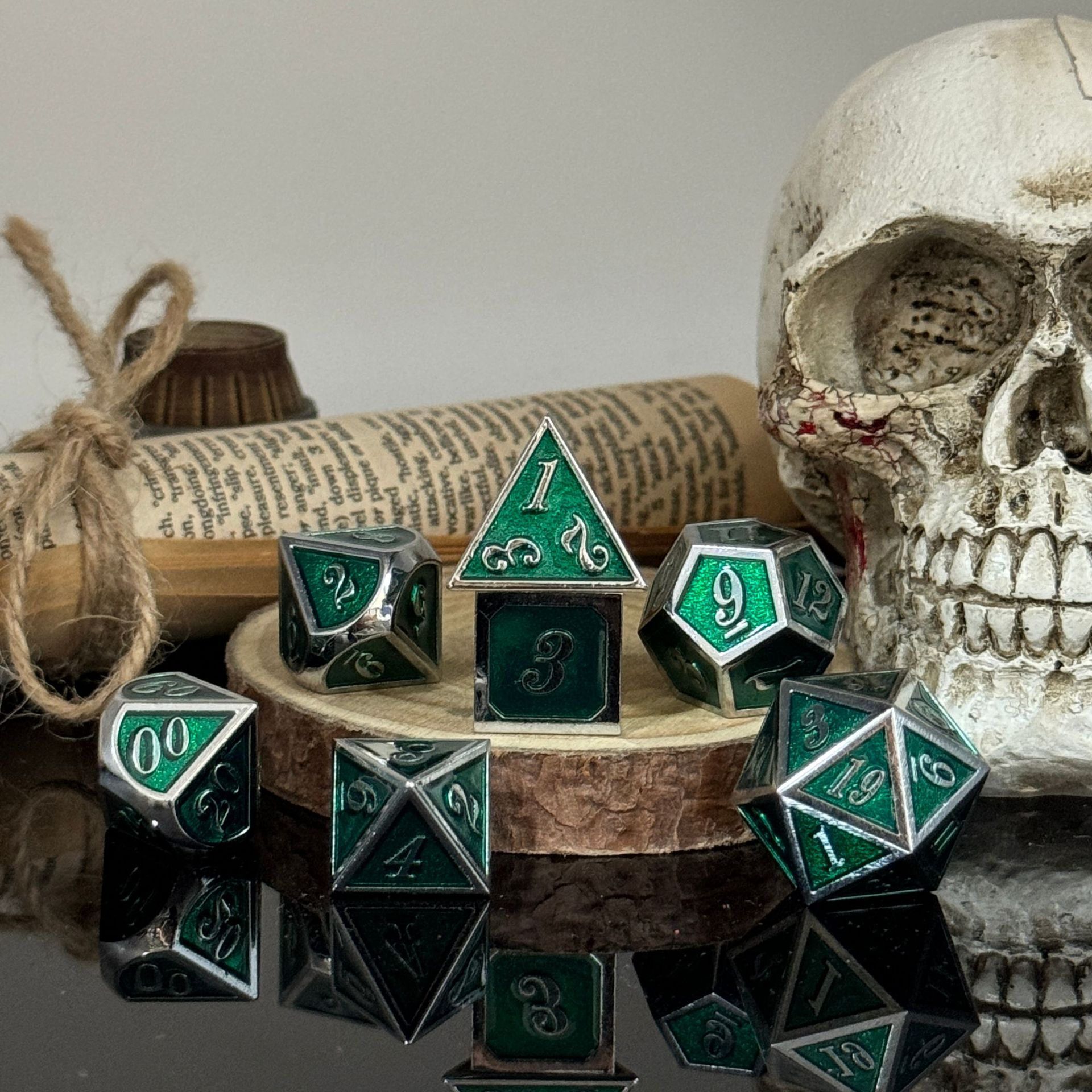 Dados de metal dnd dragón y mazmorras juego de mesa juego de dados sólidos trpg running ground poliedro cromado