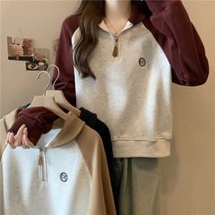 欧米の半ファスナーpolo襟の女性春秋の薄いタイプのゆったりとした刺繍を実際に撮影します。