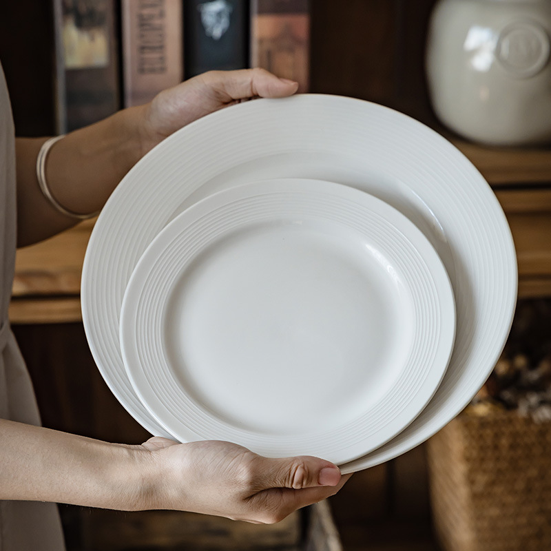 Plato de cerámica retrógrada de alto valor, platos de platos en relieve, platos de rosca creativos, platos de pasta de comida occidental