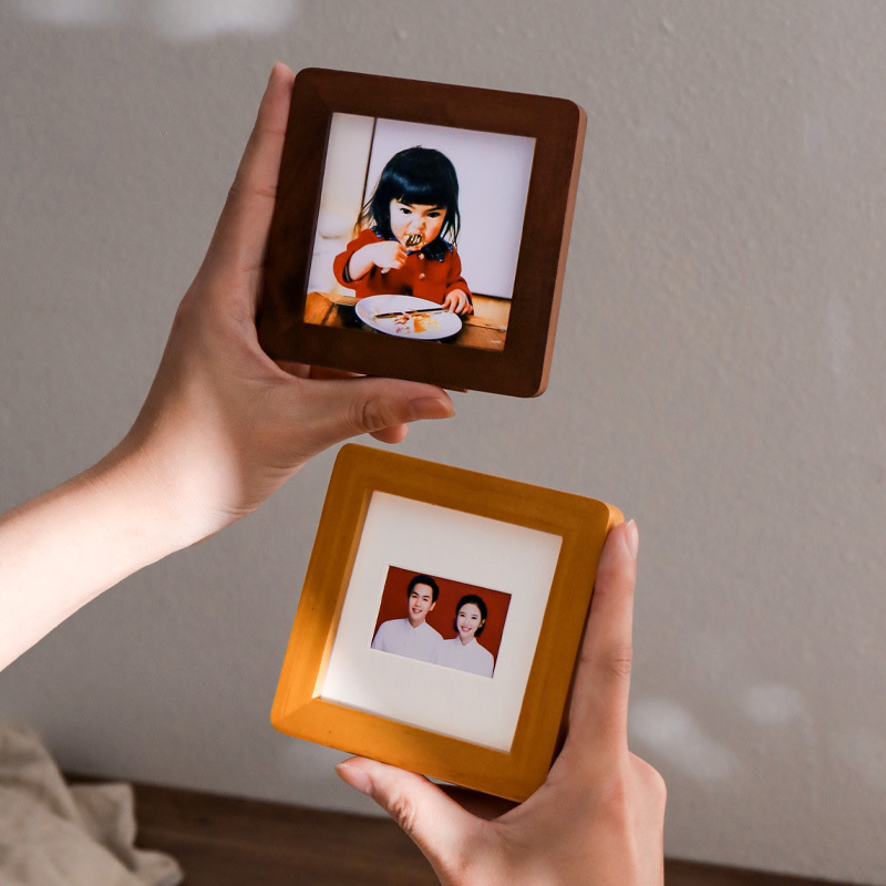 Creative niche high sense photo frame set table 2 inch couple Children's girlfriends photo frame rounded solid wood mini photo frame