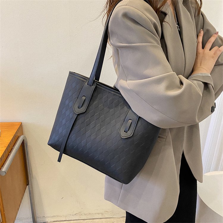 Bolsa de gran capacidad para viajar a principios de otoño para mujeres 2022 nueva moda retro bolso de hombro textura de diamante bolso de mano