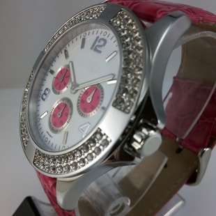 Source Manufacturer Customized Waterproof Ladies Watch Three-Eye Large Dial Ladies Belt Diamond Inlaid Fine Steel Watch