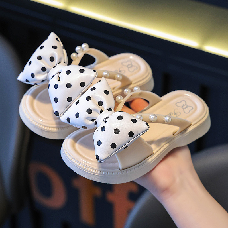 Zapatillas para niñas verano bebé interior pequeño antideslizante niña hogar niños arco sandalias y zapatillas para padres e hijos 2025 nuevo estilo