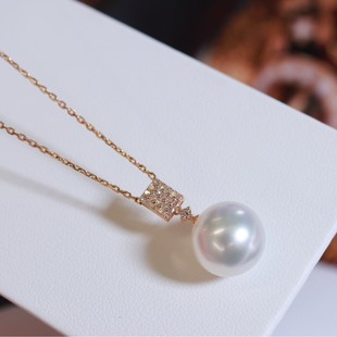 18K Gold Accessories Square Pendant Diamond Set with 15 Points Visual Effect Luxury Figure 9-10 Beads Without Chain Without Beads