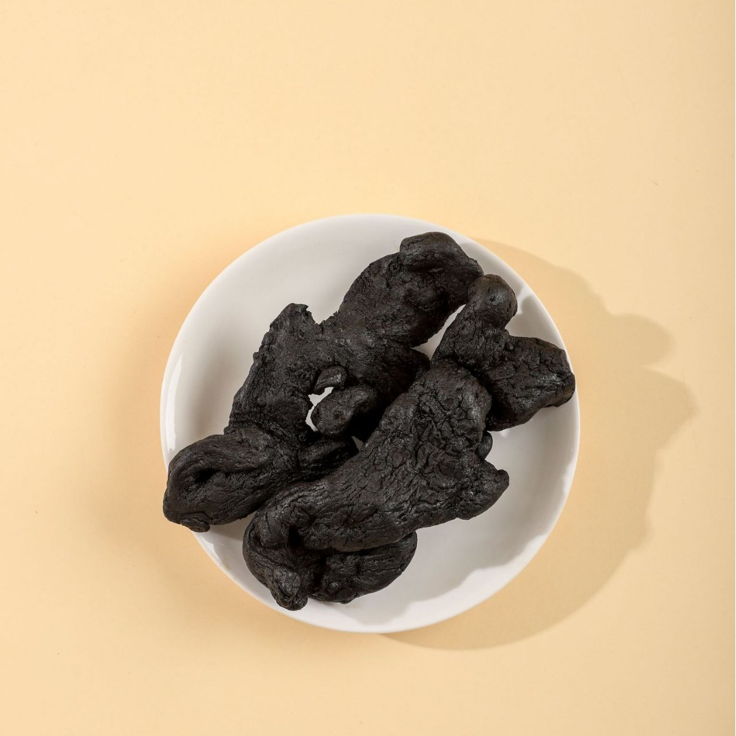 Huang Jing Polygonatum Rhizome Nine Times Steamed and Sun Dried Ready to Eat Slices for Tea and Cooking 500g in use