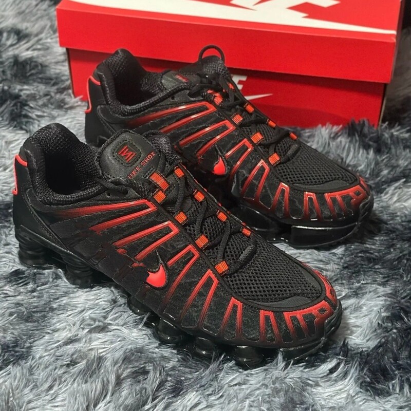 2025 New Model Dad Shoes Shox Tl Black and Red Strike-Volt Color Scheme Lightweight Cushioning Running Shoes for Couples 2025 New Model Dad Shoes Shox Tl Black and Red Strike-Volt Color Scheme Lightweight Cushioning Running Shoes for Couples