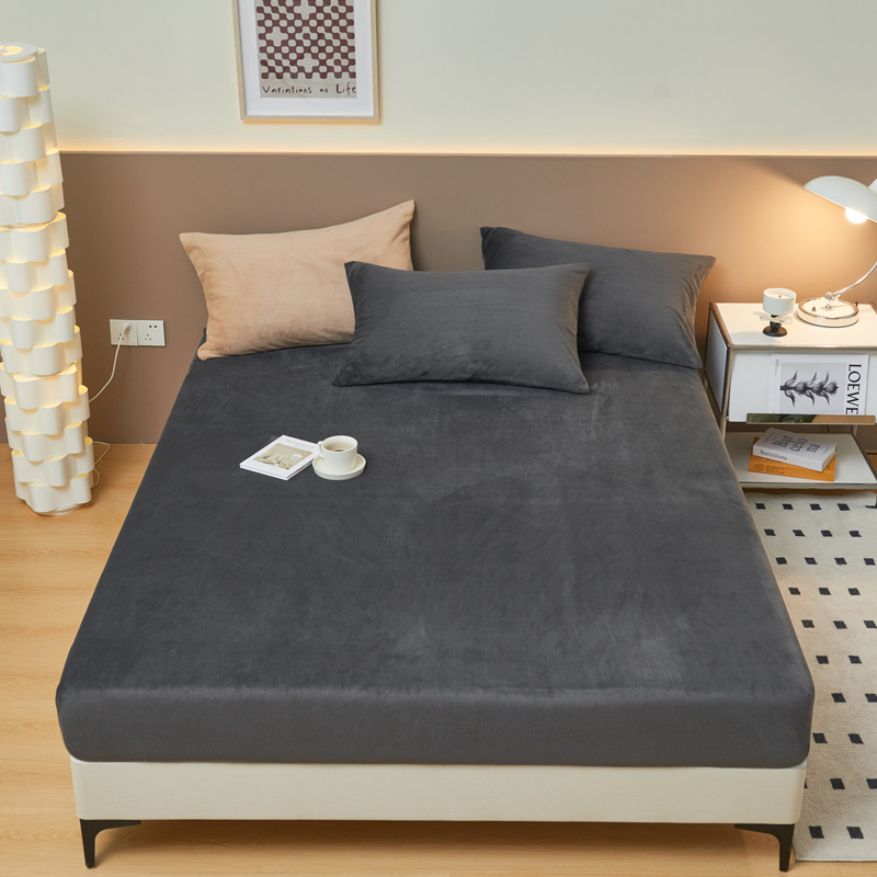 Cross-border pure color milk velvet bedspread single piece winter thick warm anti-slip mattress bed sheet pillowcase set of three