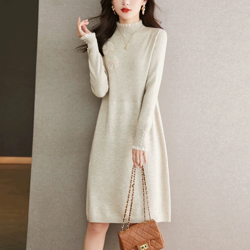 Шерстяное Платье женское 2023 Осень Новая мода стильное снижающее возраст трикотажное кашемировое нижнее платье-свитер женское