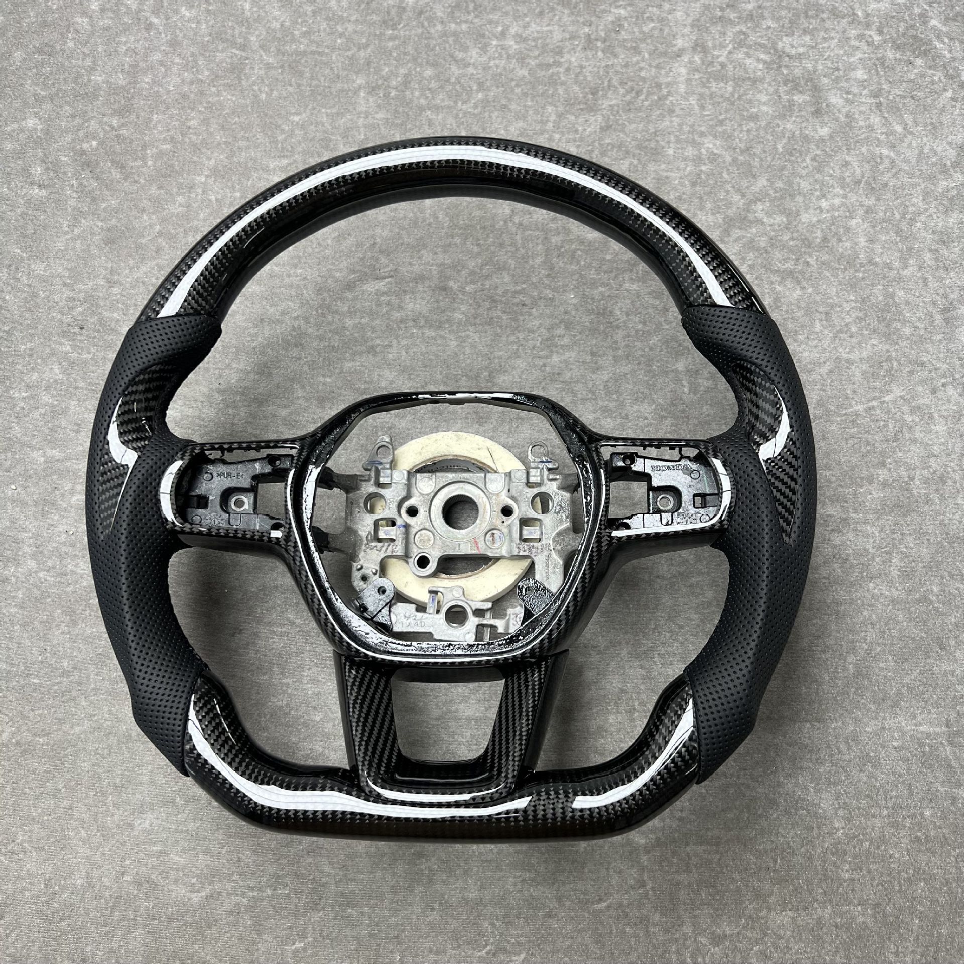 Carbon fiber steering wheel modification customization is suitable for Honda 11th generation Civic car interior steering wheel processing