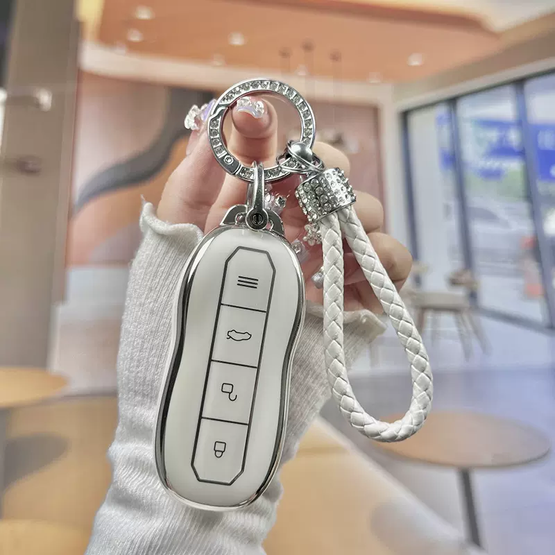 适用小米SU7钥匙套银边款su7创始版软胶高档壳智驾包男女包扣