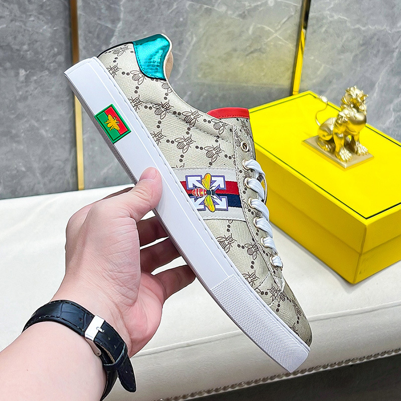 Chaussures basses de luxe européennes Little Bee pour hommes, chaussures d'été décontractées en cuir à la mode pour hommes_voghion.com