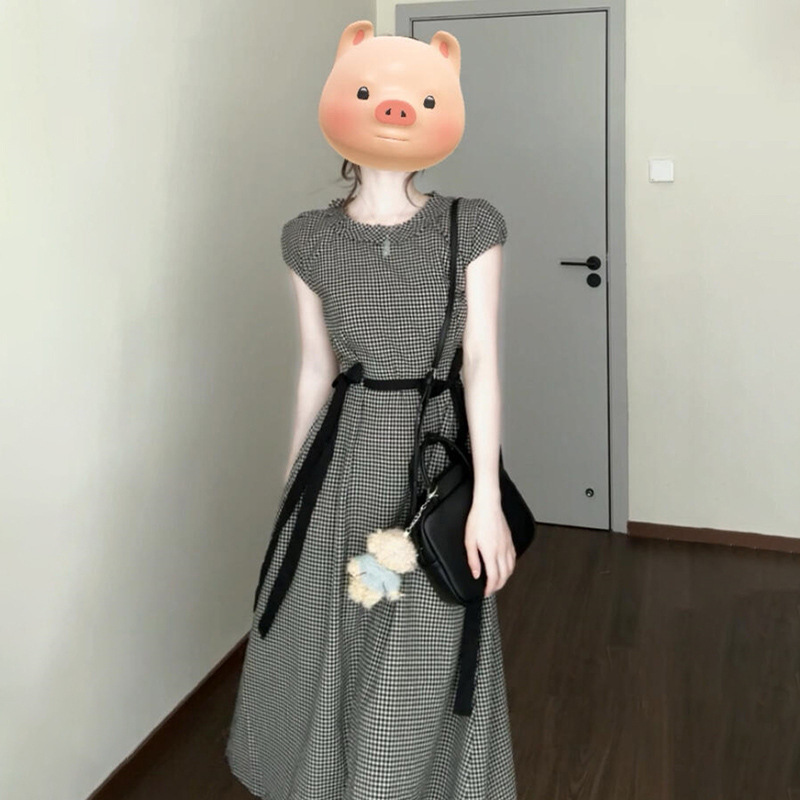 Korean style high-end simple and generous black plaid short sleeve dress 2025 summer unique beautiful waist skirt