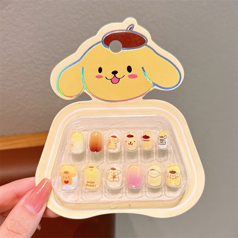 Uñas postizas Kuromi para niños en caja, lindas pegatinas de uñas removibles para niñas, pegatinas de uñas exquisitas de dibujos animados.