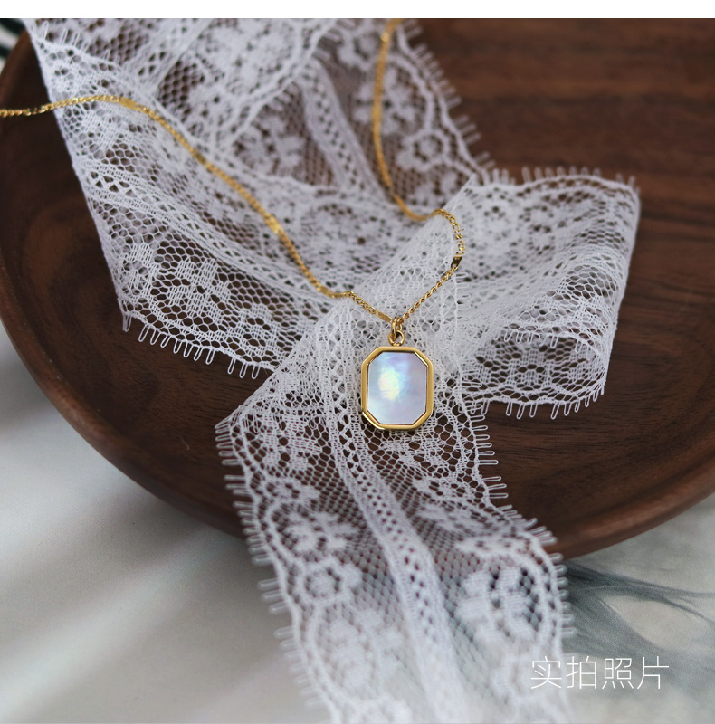 Simple Style Geometric Titanium Steel Plating Shell Pendant Necklace 1 Piece