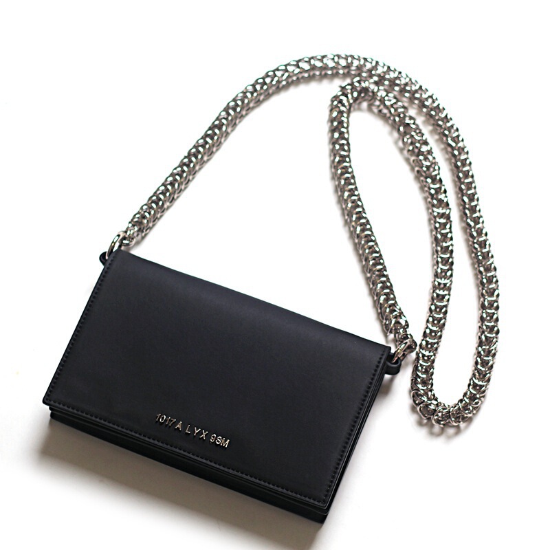 牛の商品の現物のオリジナルの1017 ALYXはBAGSの男女の小さい方を包んでチェーンの小さい方を包んでショルダーバッグのファッションの包みを包みます。|undefined
