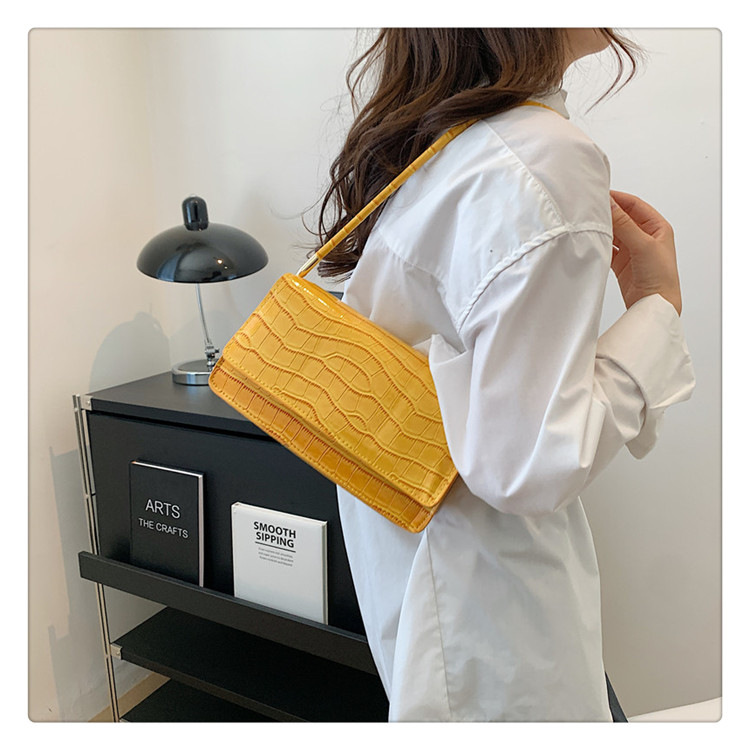 Minimalistisk stil for kvinner med minoritetstekstur under armene 2023 sommer ny håndholdt vestlig liten firkantet veske_voghion.com