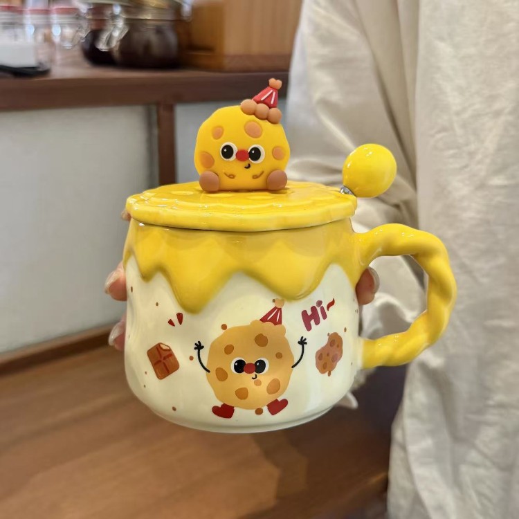 Creativo lindo pan tostado taza de cerámica casera con cucharas de cubierta de agua alta cara hermosa taza de marca para niños