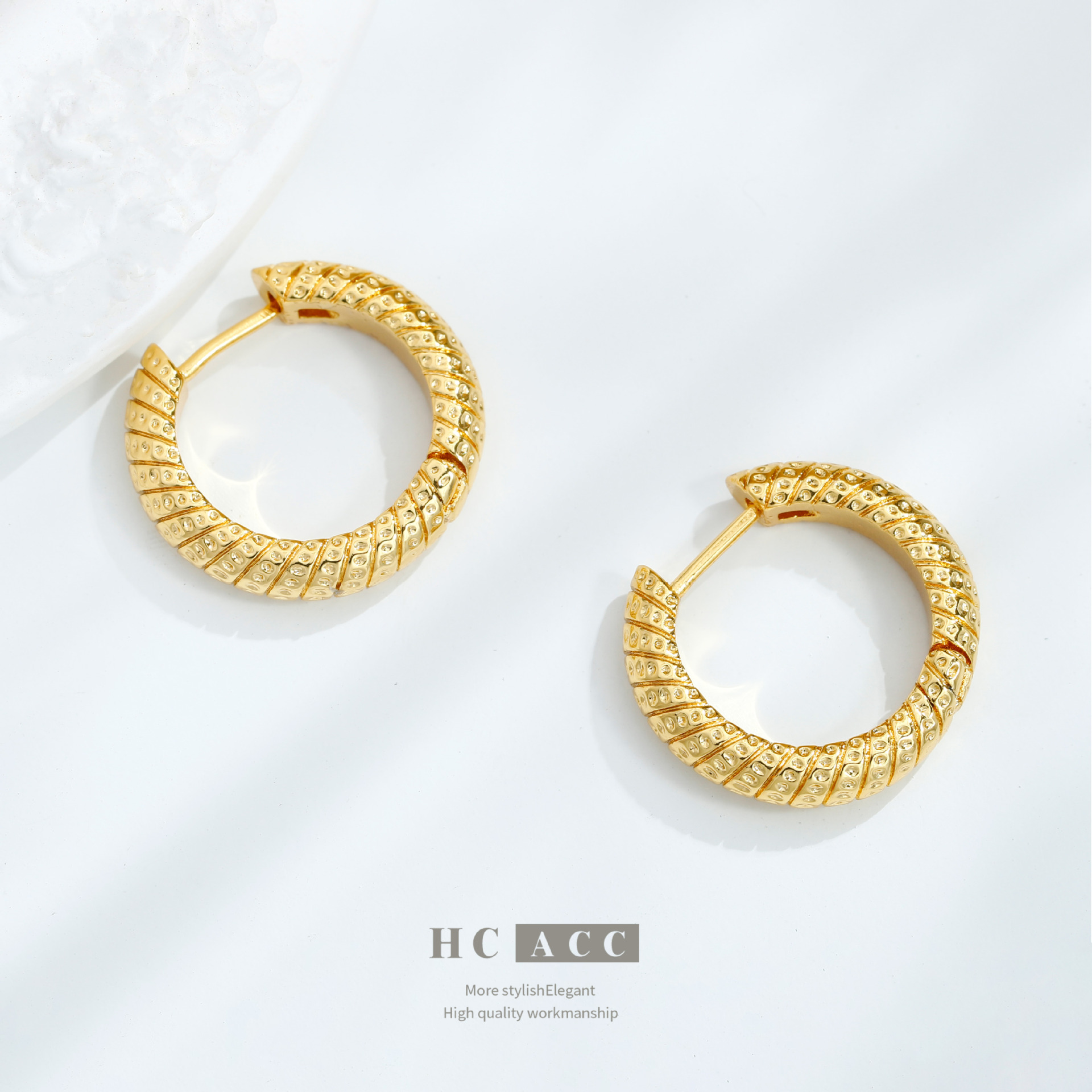 amazon-hot-selling-fashion-irregular-circle-texture-sense-niche-design-womens-light-luxury-high-end-sense-ear-jewelry