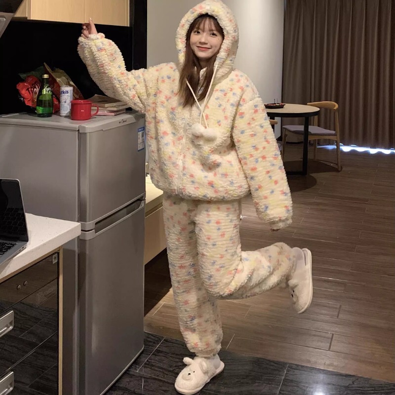 水玉模様のフード付きフランネルパジャマ秋と冬の女性の 2025 新しいコーラルベルベット肥厚ホームウェアパジャマセット|undefined