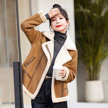 专柜高档冬季短款上衣女时尚休闲保暖加厚皮毛一体百搭小个子外套