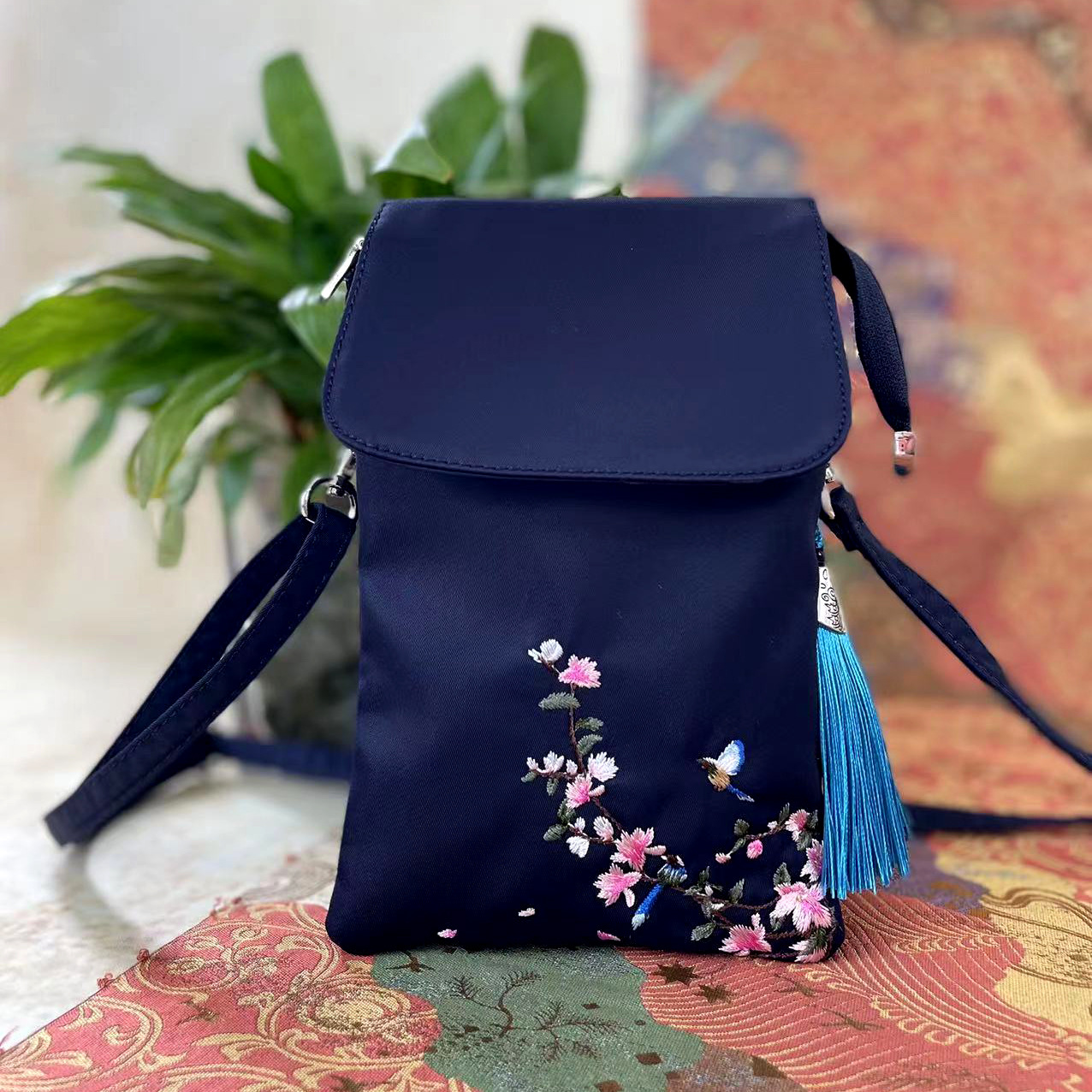 Bolso bordado hecho a mano estilo étnico bolso bordado del teléfono móvil bolso de crossbody de las mujeres señoras nuevo bolso de nylon del teléfono móvil al por mayor