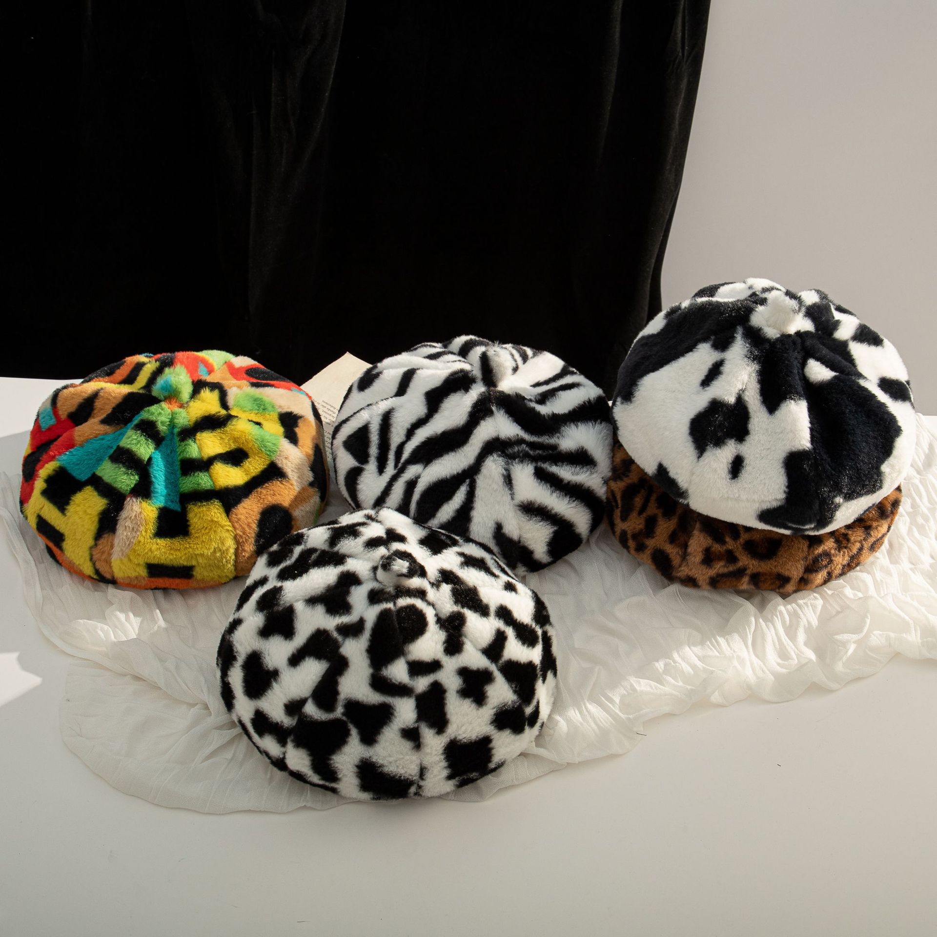 Unisex Vintage Style Cows Graffiti Cattle Eaveless Beret Hat display picture 6