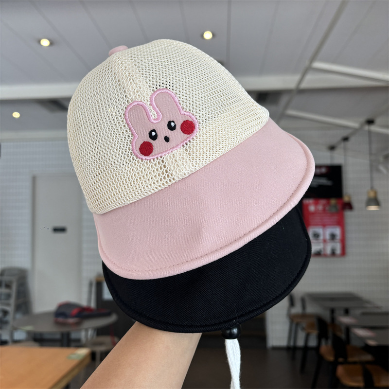 Sombrero de bebé femenino primavera y verano estilo delgado bebé súper lindo sombrero de pescador malla transpirable para niños y niñas sombrero para el sol al aire libre