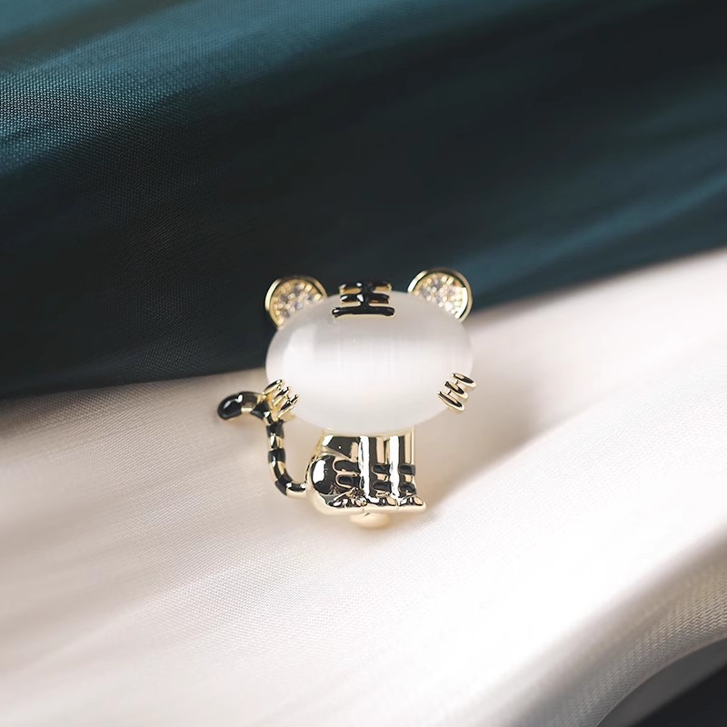 O1CN01e9UDyn28A83NLj8Bz_!!3010