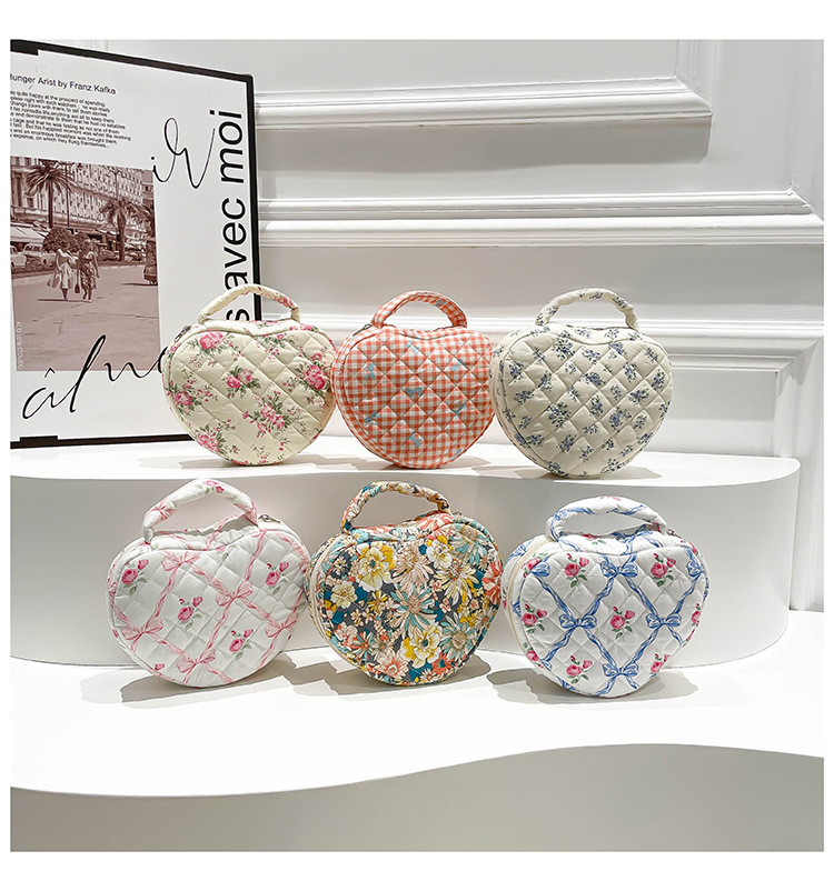 132g Weight Polyester Cotton Lining Material Sewing Thread Fashion Element Zipper Closure Type Top Handle Strap Type Cosmetic Bag Bags Type Holiday, Daily Occasion Quilted Cotton Material Plaid, Flower Pattern All Seasons Season Women's Gender Classic Style Style Heart-shaped Shape Medium Size Classic Style Plaid Flower Quilted Cotton Sewing Thread Heart-shaped Makeup Bags 9