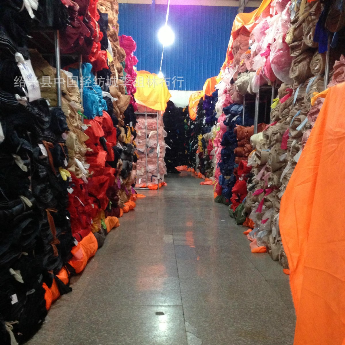 涤塔夫 210T现货供应 平纹染色涤纶面料 户外服羽绒服里料批发