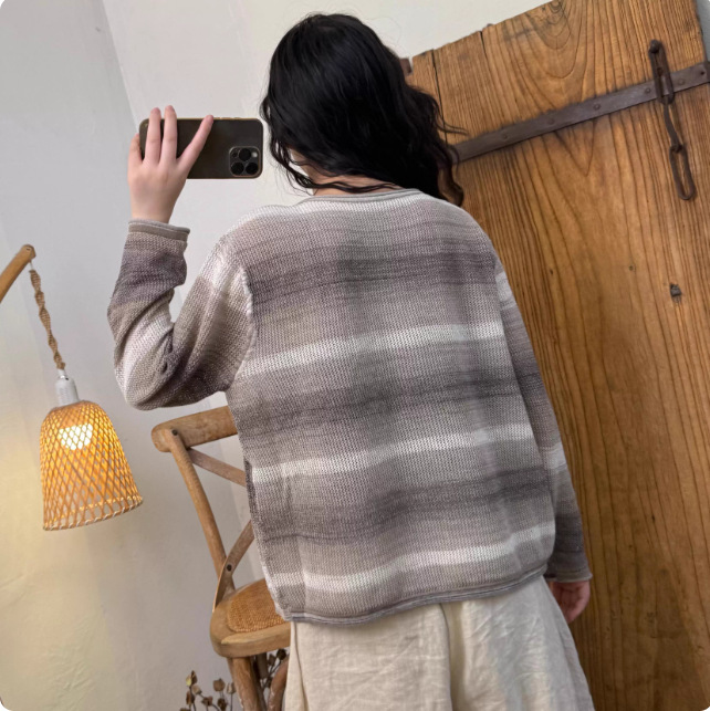2025秋季新款休闲百搭水墨彩系扣休闲文艺圆领渐变针织上衣 女|undefined