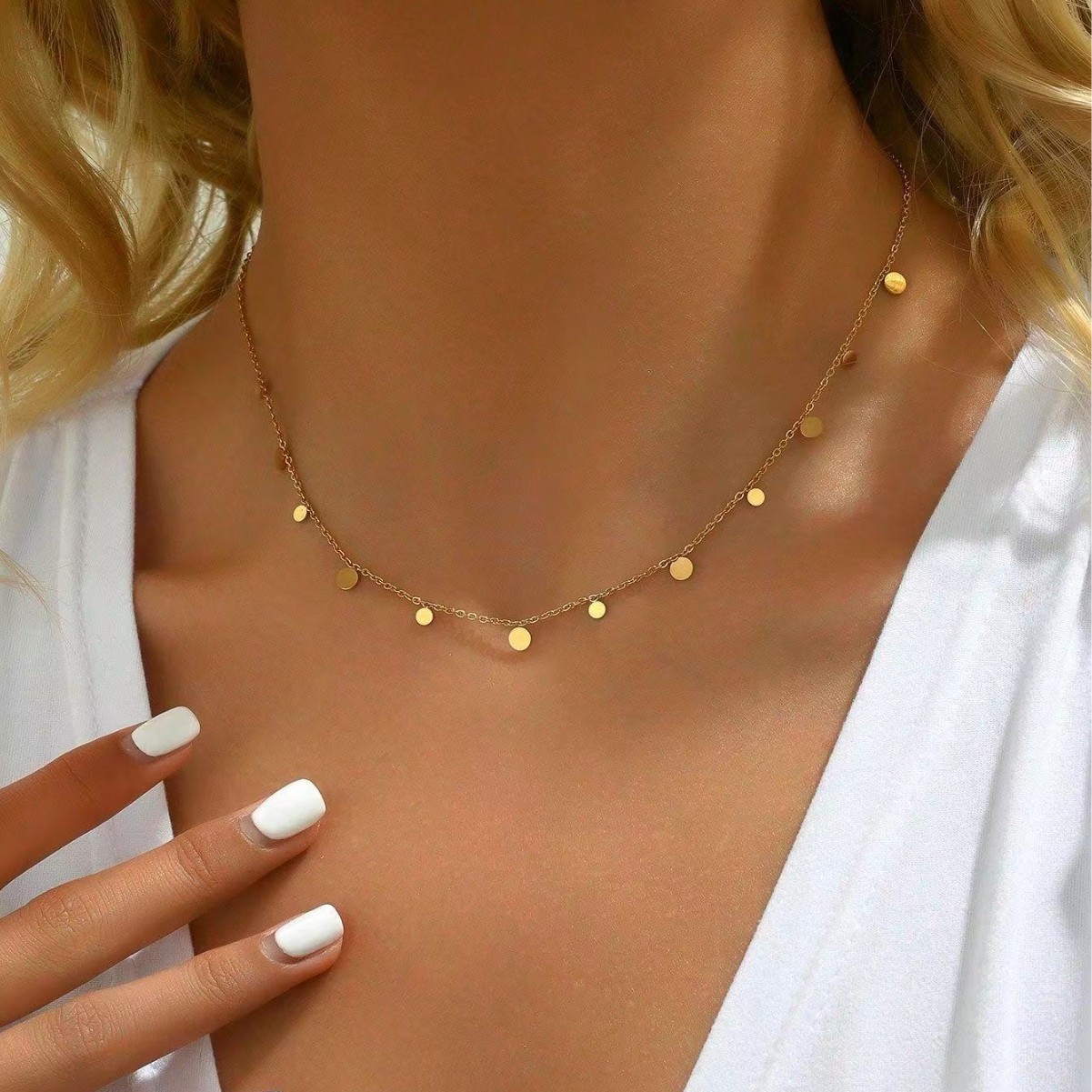 Collar de lujo ligero con disco doblado transfronterizo europeo y americano, cadena de clavícula cuadrada pequeña, sentido de alta calidad, collar de amor, comercio exterior de acero inoxidable