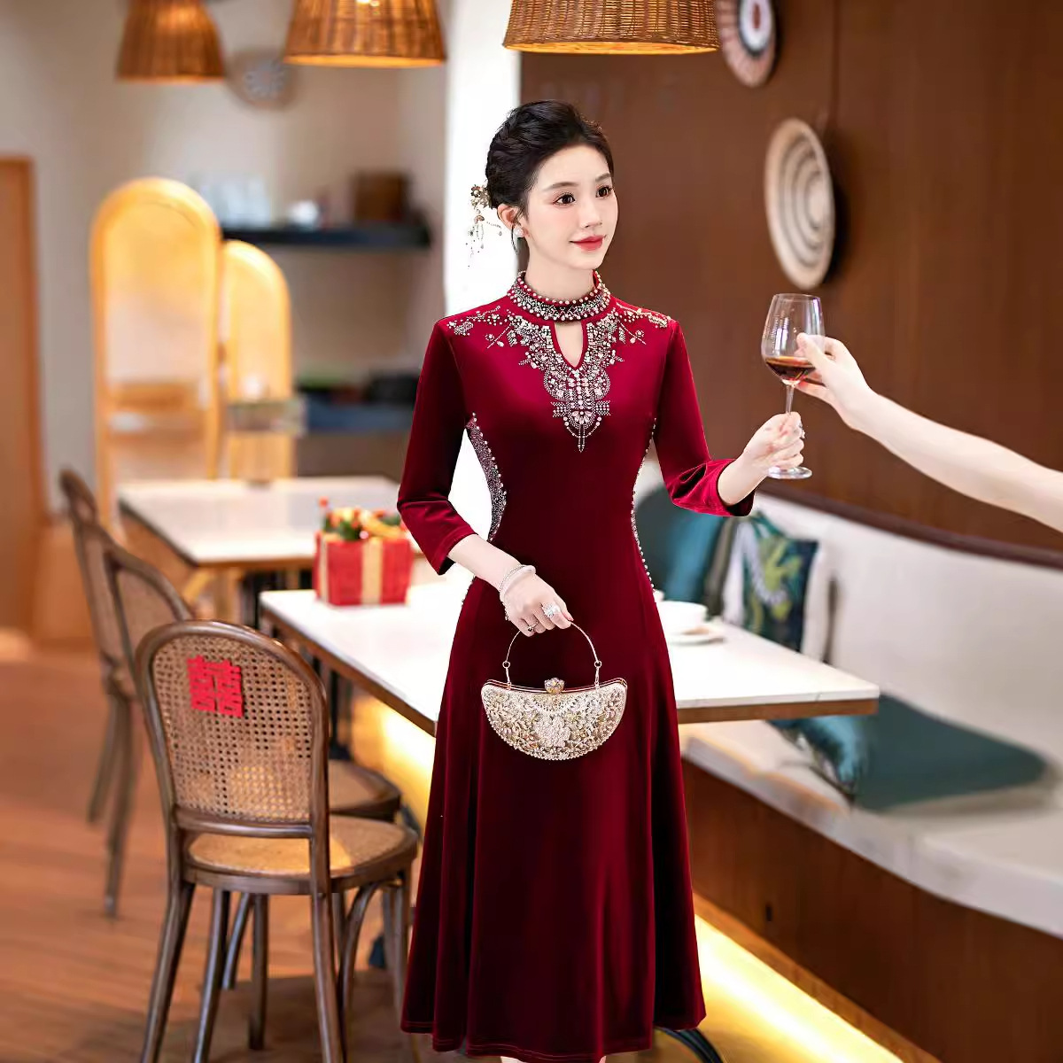 Mother-in-law's mother-in-law's cheongsam Korean velvet long gown can be worn at ordinary times the new toast dress wedding dress female