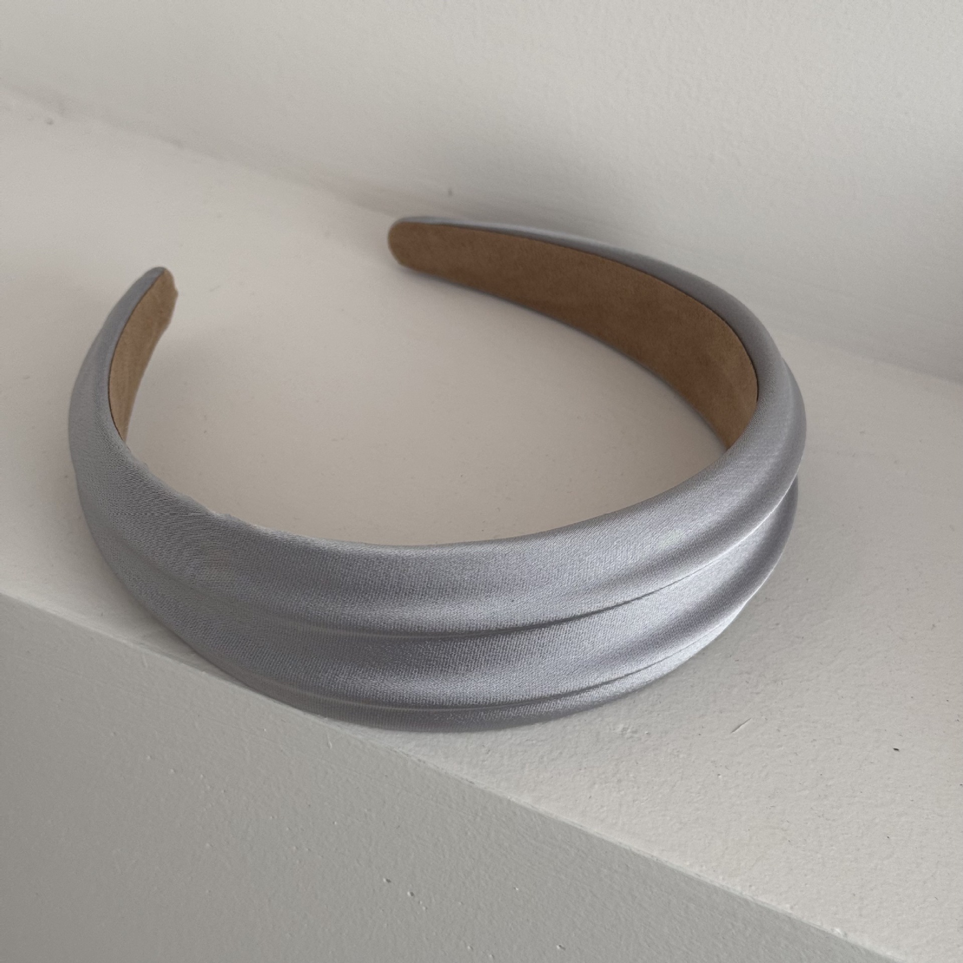 Gray glossy wide headband