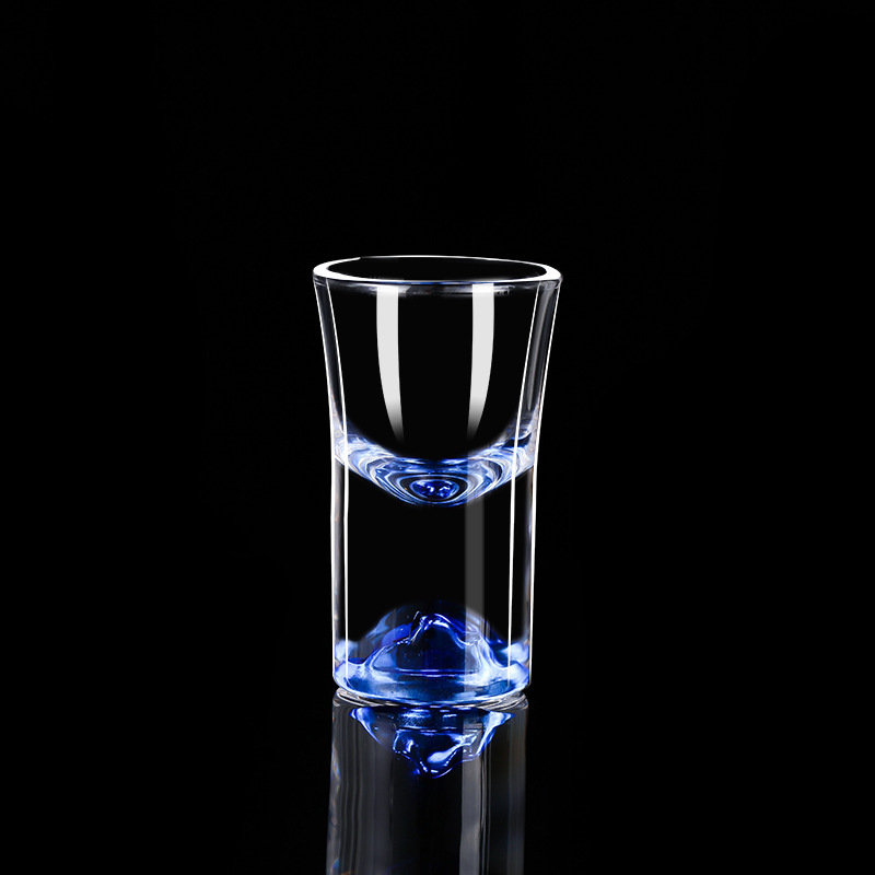 Fábrica directa de vinos de montaña azul conjunto de vidrio de cristal de lujo ligero casero tazas de vino con soporte de tazas de bambú